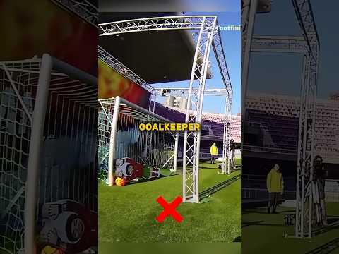 This robot goalkeeper is crazy😳