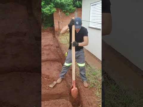 Escavação do baldrame dentro do limite do meu lote #obra #vizinho
