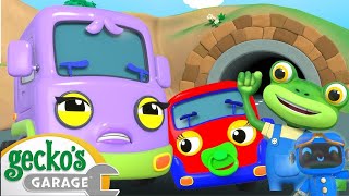 Mommy Truck Saves the Day | Gecko's Garage | Moonbug Kids - Play and Learn