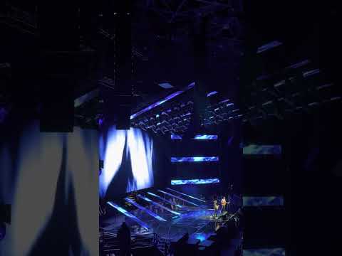 Ed Sheeran & Vianney « Call On Me » @ Accor Arena (Paris live 2023)