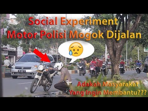 Social Experiment Motor Polisi Mogok Dijalan Raya