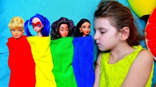 Play hide and seek with Eliza dolls!