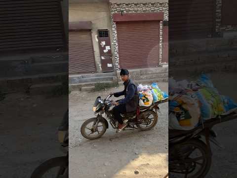 Chalti bike pe nigah milana pada bhari 🥲 #minivlog #vlog
