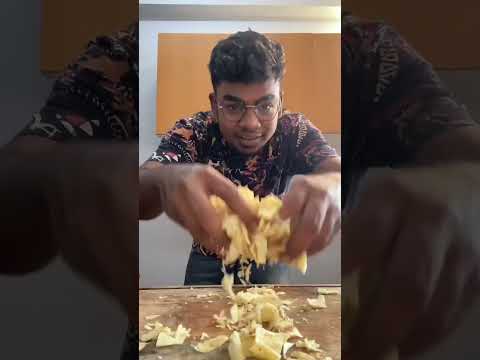 Home Made Chicken Kothu Parotta |  Chicken Recipes |Indian Street Food | foodaholictn #shorts #asmr