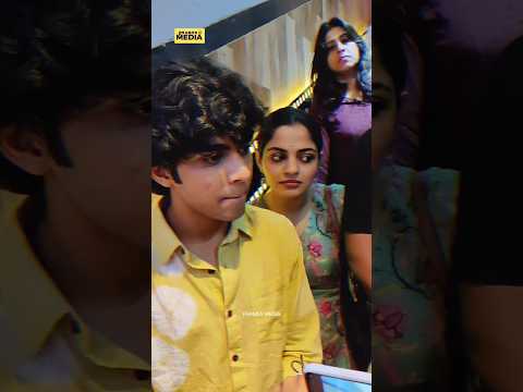 ജാതിയെ പറ്റി പറഞ്ഞപ്പോൾ നിഖില വിമൽ റിപ്പോർട്ടറെ ? നോക്കുന്ന നോട്ടം