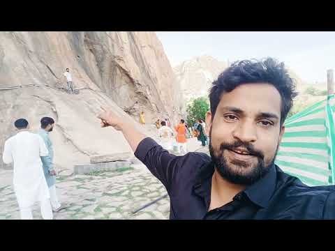 पहाड़ों में स्थित महादेव का मंदिर