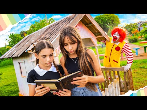 As meninas invocaram o Ronald McDonald do Mal!