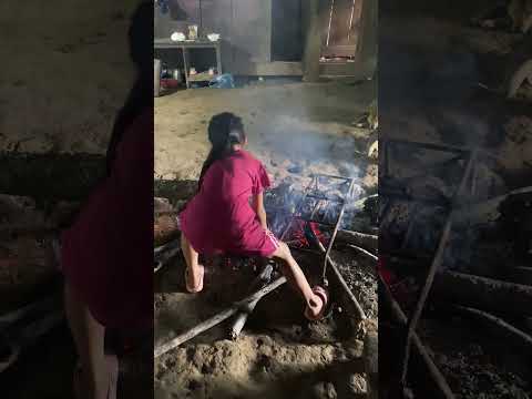Bữa cơm giản dị của cụ ông 103 tuổi