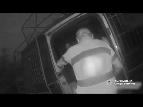 Врятовані з-під обстрілів на Херсонщині: бериславські поліцейські евакуювали із зони смертельної небезпеки трьох літніх людей та померлого чоловіка