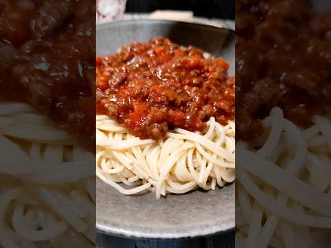 Pasta a la BOLOÑESA 👨🏻🍳🍝 Un clasicazo de la cocina italiana #recetas #youtubeshorts #cocinafacil