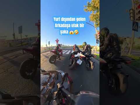 arkadaşım ışıklarda ufak bir şaka 😱🤣