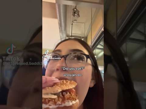 ALWAYS EATING!! #relatabe #friends #fastfood