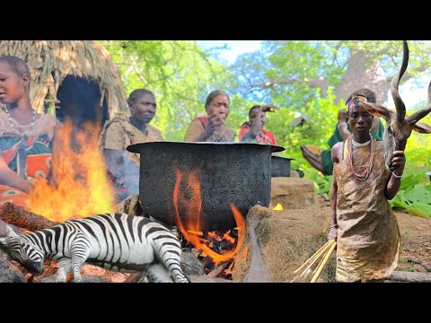 Hadzabe Tribe Big Antelope Hunt For Lunch On Rainy Season || True Hunters🍯🍖