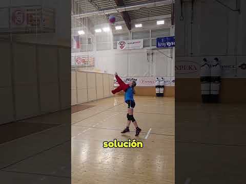 Voleibolista Se Pone La Capucha Sin Dejar Caer La Pelota