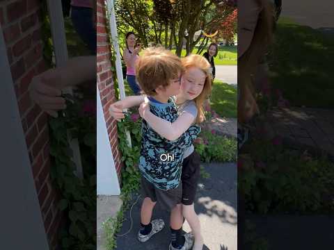 All she wanted for her 10th birthday was to see her best friend who moved 12 hours away 😭❤️ #shorts