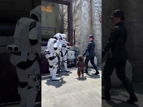 Cute Young Mandalorian Interaction with the Storm Troopers #shorts #mandalorian #galaxysedge