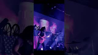 I’m a rollin’ thunda😈🤘🔔#acdccover #tributeband #angusyoung #malcolmyoung #guitar #music