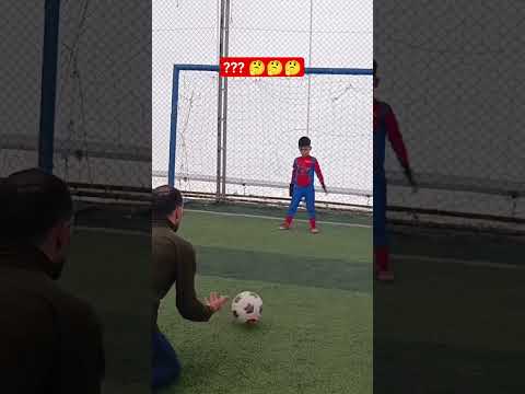Çizgiyi geçti mi ? 🤔 Abone sayımızı artırmanın tek yolu abone olmanızdır🙏  #elyesa #futbol #shorts