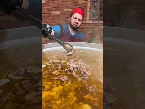 سیصد کیلو گوشت رست بیف پختم و تبدیلش کردم به پیتزا و پخش کردم بین نیازمندان