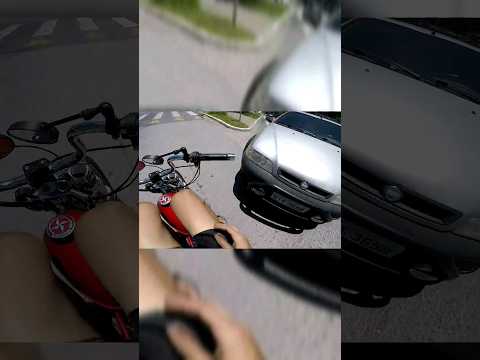 QUASE O CARRO PASSA POR CIMA DE MIM