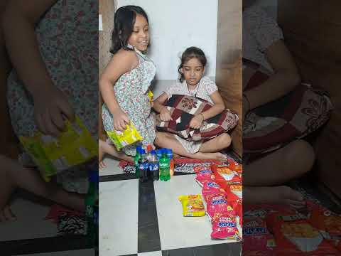 Cute baby ko der sari chij dalai #shorts #viral #tending #viralshorts