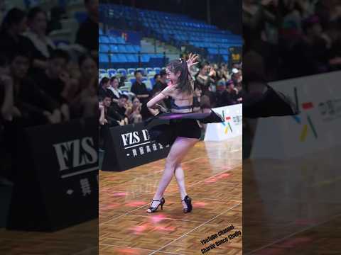 ๐คฉWow You are so cool girl #dance #dancesports #ballroomdance #chacha