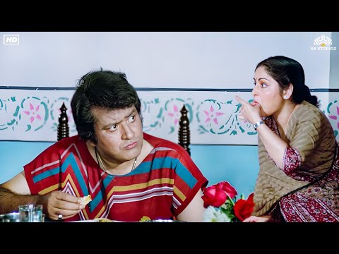 संतोष अपने भूखी पत्नी को खाते देख कर रह गया दंग- मनोज कुमार, निरुपा राय, हेमा मालिनी, प्रेम चोपड़ा