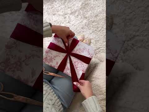 How to tie a beautiful bow #wrappingpresents #gift #giftwrapping
