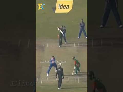 Yuvraj Singh's Street Smart No Look Run Out Gives India a Bonus Wicket #yuvrajsingh #yuvraj #cricket