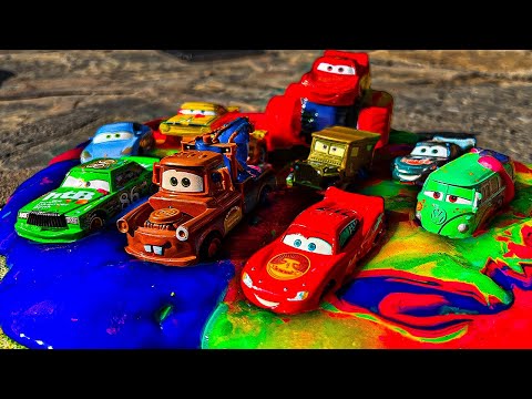 Looking For Lightning McQueen: McQueen, Dinoco McQueen, Cruz Ramirez, Jackson Storm, Ramone cars