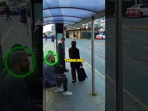 Quick Thinking Local Outsmarts Pickpockets 😏