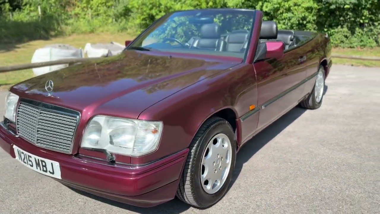 Video preview of Mercedes-Benz E 220 (1996)