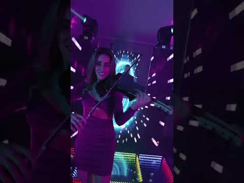 Violinista Annalisa Di Pinto