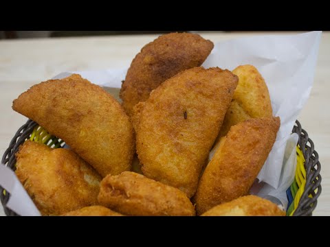 Empanadas de Yuca con queso y con tres diferentes tipos de relleno super deliciosas.