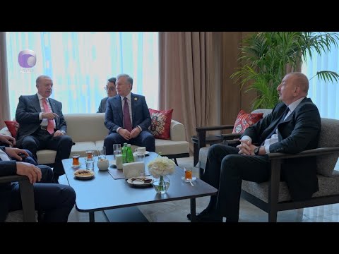 Xankəndidə Zirvə görüşündə iştirak edən liderlər çay süfrəsi arxasında bir araya gəldilər