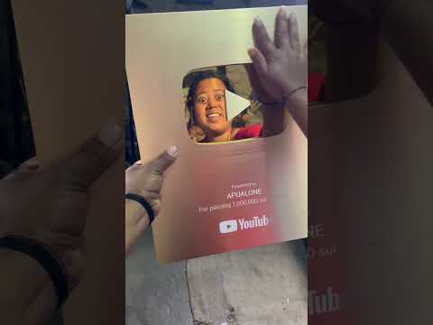Golden Play Button Ko Leke Patli Kamariya Bana Diya 🙄😂😁 #funny #viral #shorts