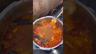 Cooker me bina pyaaj- lasan itni swad bani ? #shorts #bristihomekitchen #aaloochanadal