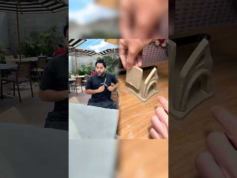 How she eats on the first date VS 1 year later