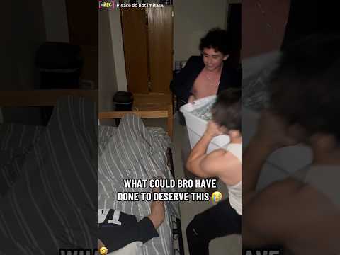 Sleeping water prank🤣🤣🤣 #funny #viral #prank#shorts#usa#fyp#foryou #lol #laugh