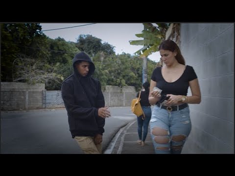 Esta ''Ladrona'' robo dinero de el bolso de una joven para hacer un acto inesperado.