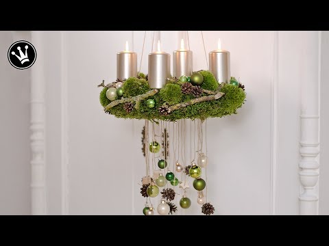 DIY- Adventskranz selber machen | aus Moos, Zapfen, Zweigen und Glaskugeln | Trend 2017 Grün-Natur