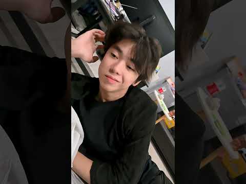 The Joker and Harley Quinn are too sweet together.#joker #cosplay