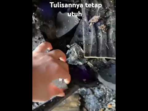 walupun sudah terbakar tapi tulisanya tetap utuh di baca#alquran #seo #trending #fyp