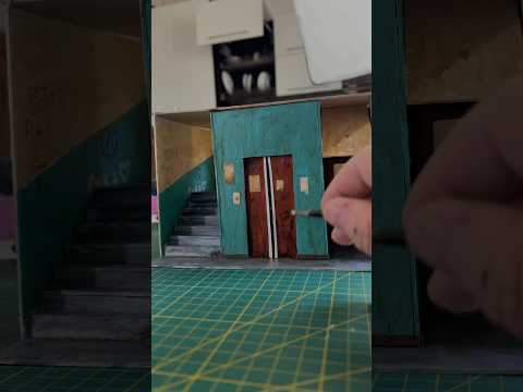 Старый лифт из 90-х в миниатюре
