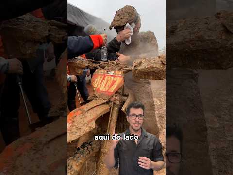Como ele limpou a lama tão rápido do visor? 🤔