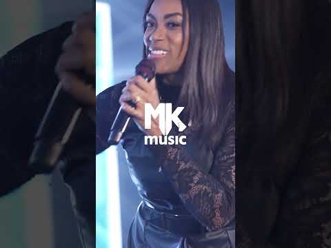 O clipe de Elaine Martins 