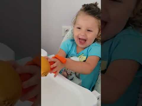 Baby vs Balloon ? and funny Reaction