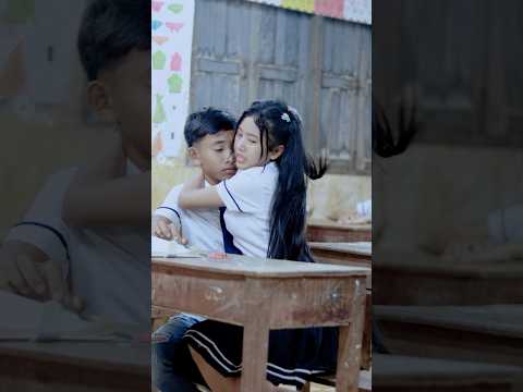 😂 Classmates Use Rubber Snakes To Surprise Their Lovers 🐍💖 #seavhor #suprise