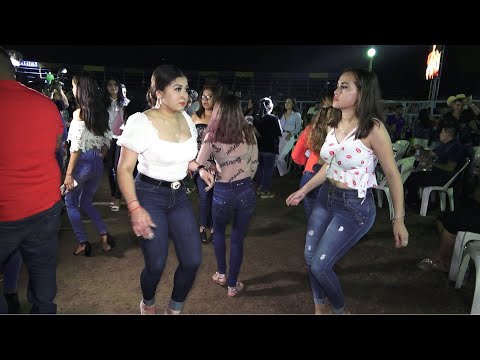 Mira que CHICAS tan HERMOSAS hay en los bailes de TIERRA CALIENTE 😍