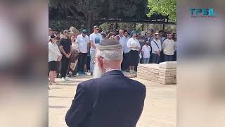 Israelis Visit Cemeteries Nationwide on Memorial Day